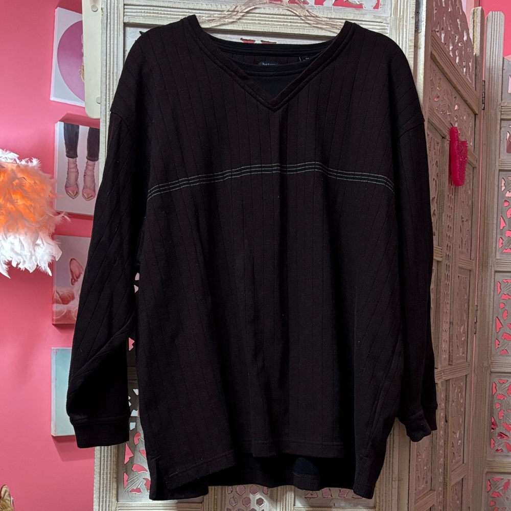 Van Heusen Redish Tint Black  V-Neck Sweater Size: 3XL